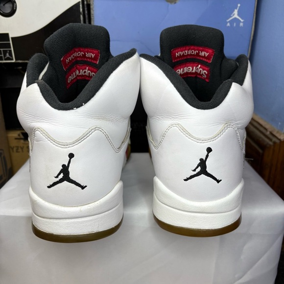Size 10.5 - Supreme x Air Jordan 5 Retro White - Picture 4 of 7